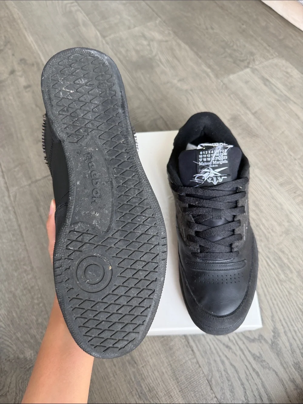 Maison Margiela x Reebok Men's Black Low-Top Sneakers